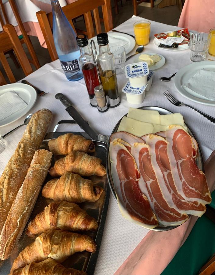 Hostal Tarres Anglés Екстериор снимка