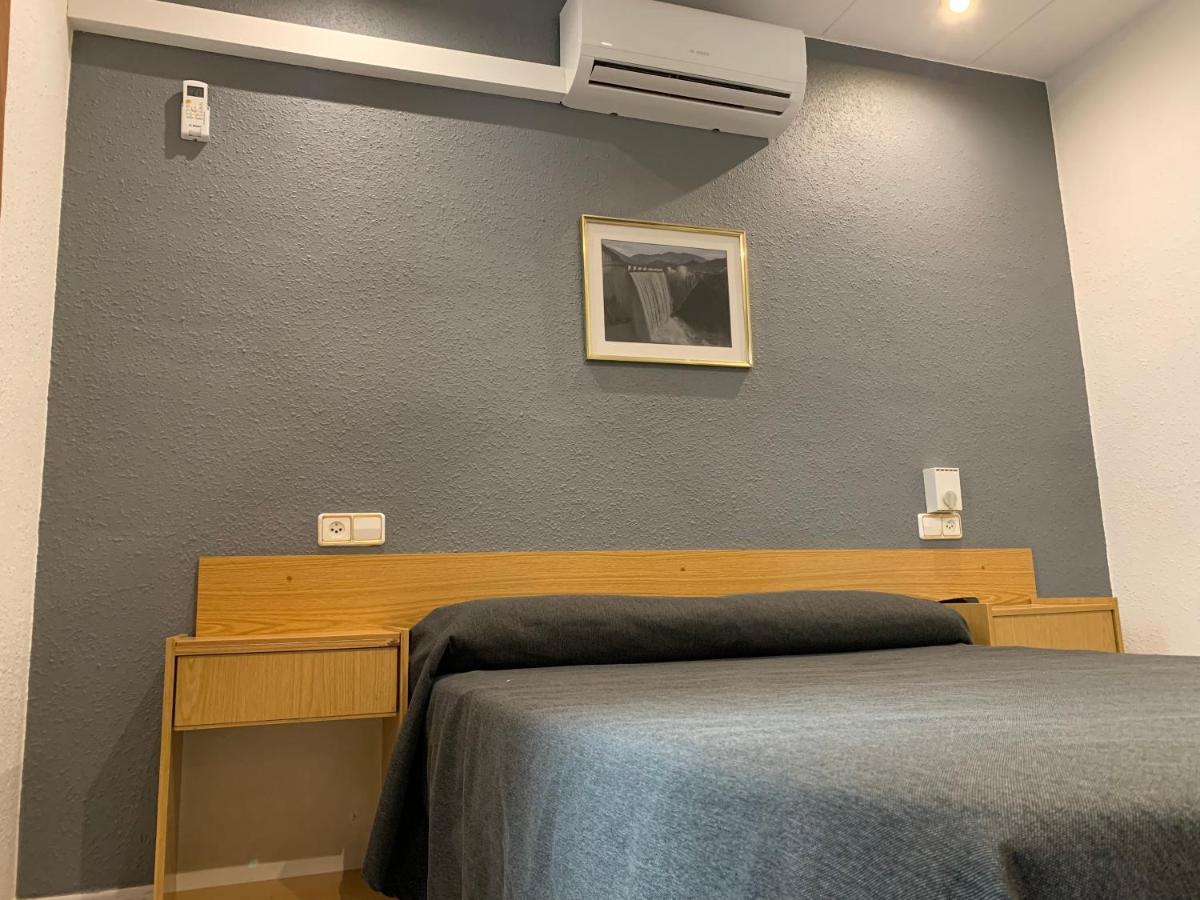 Hostal Tarres Anglés Екстериор снимка