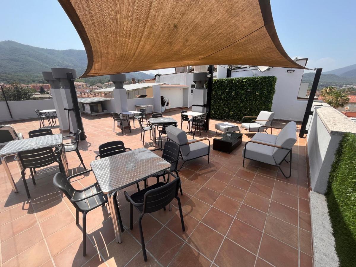 Hostal Tarres Anglés Екстериор снимка