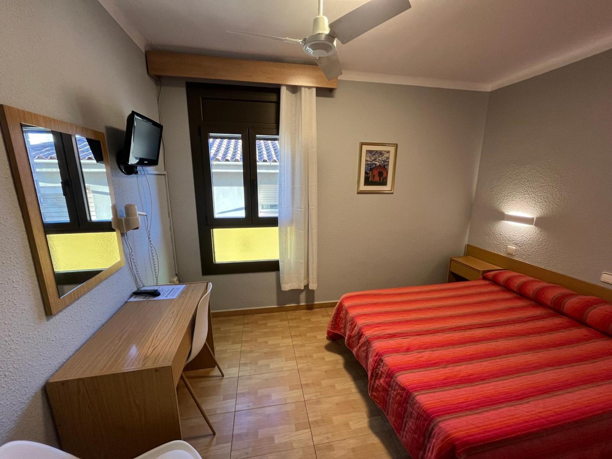 Hostal Tarres Anglés Стая снимка