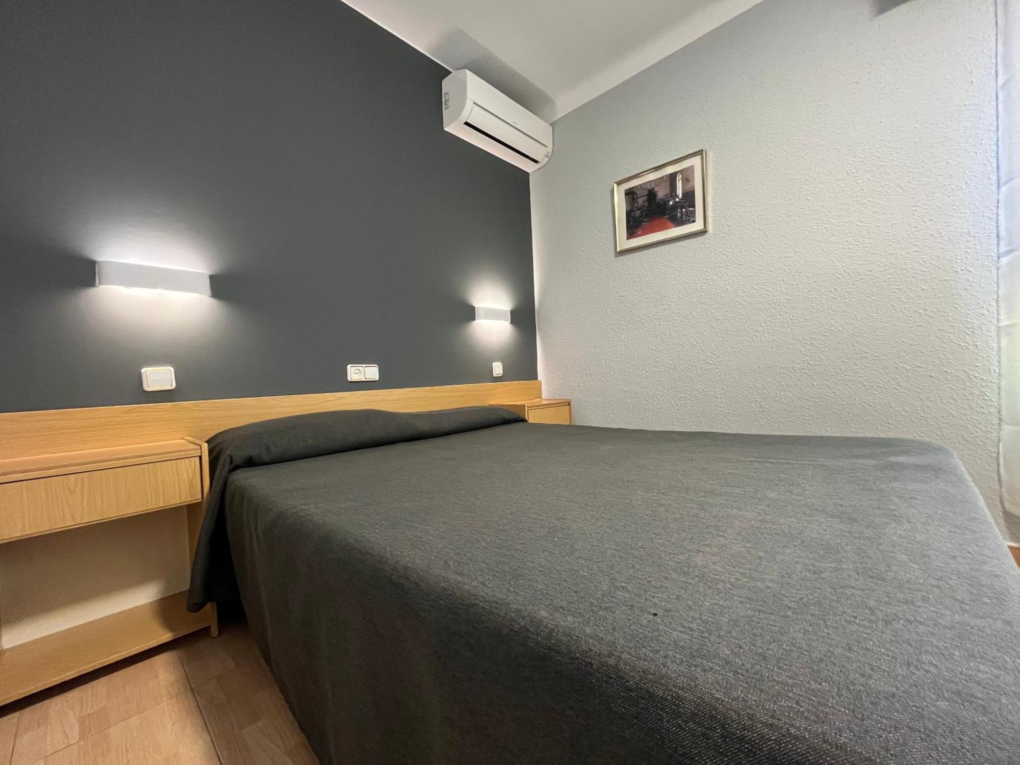 Hostal Tarres Anglés Екстериор снимка