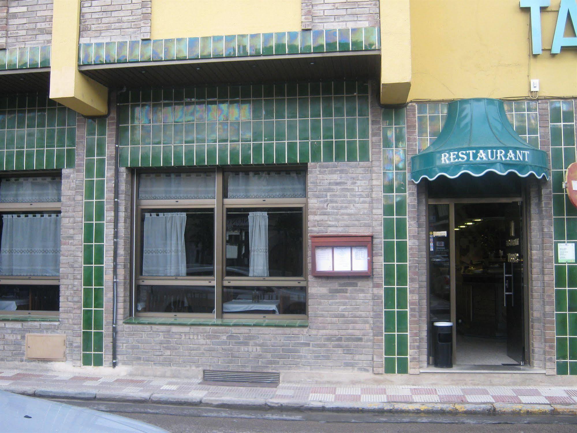 Hostal Tarres Anglés Екстериор снимка